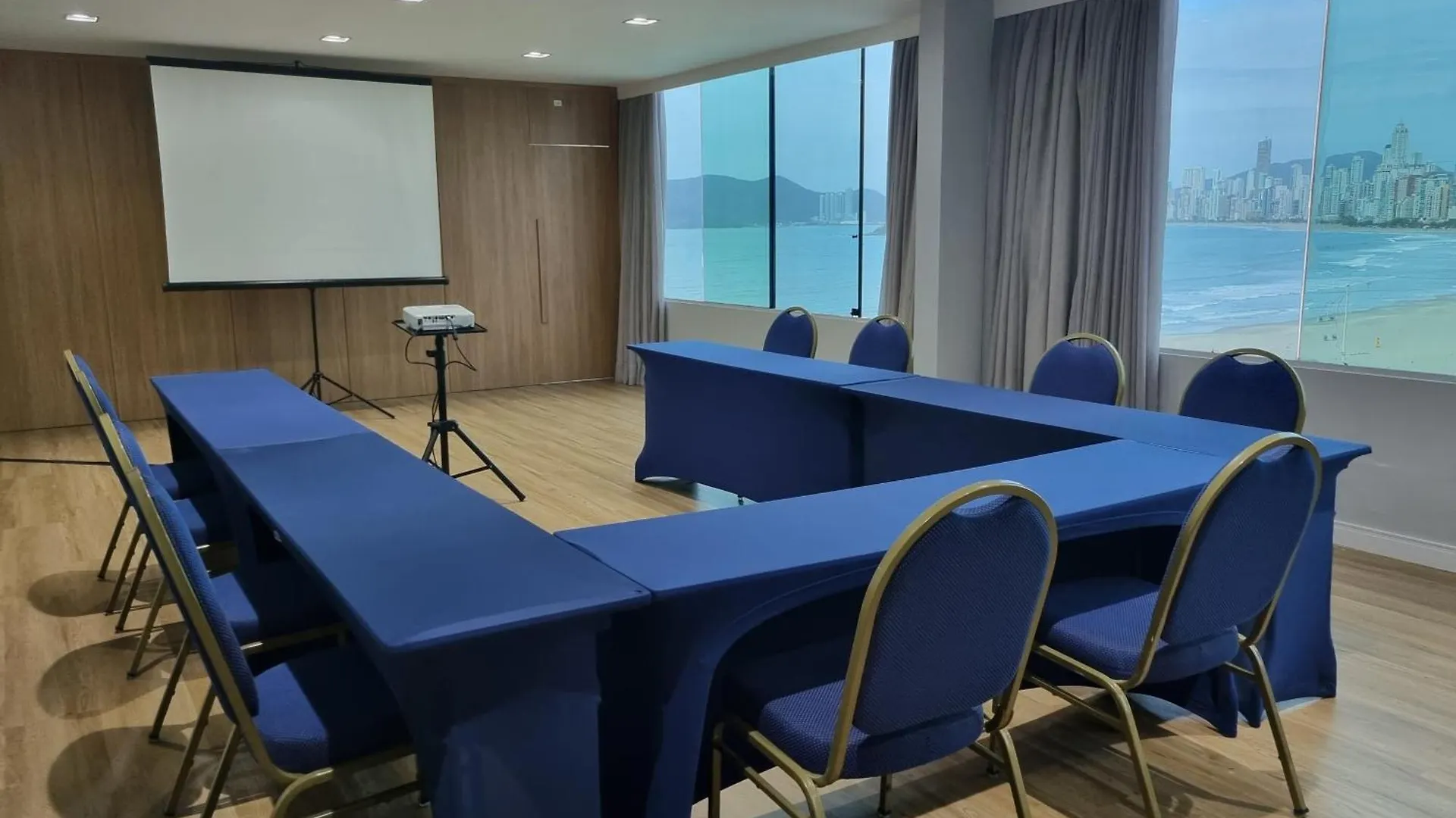 ****  Marambaia Hotel e Convenções Balneário Camboriú Brasil